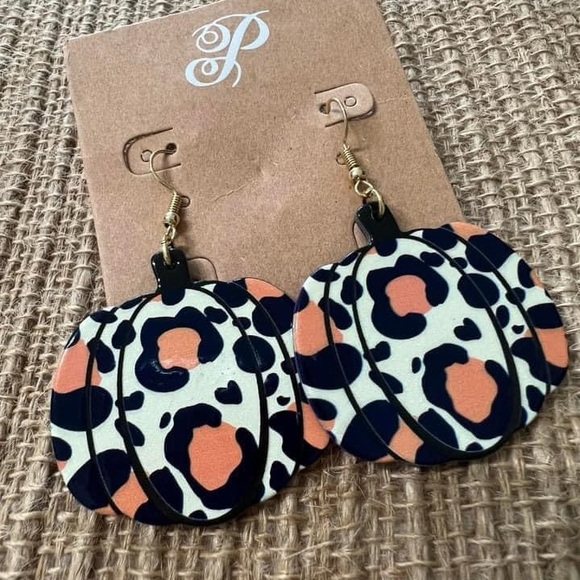 NEW Leopard Pumpkin Earrings - Picture 4 of 6